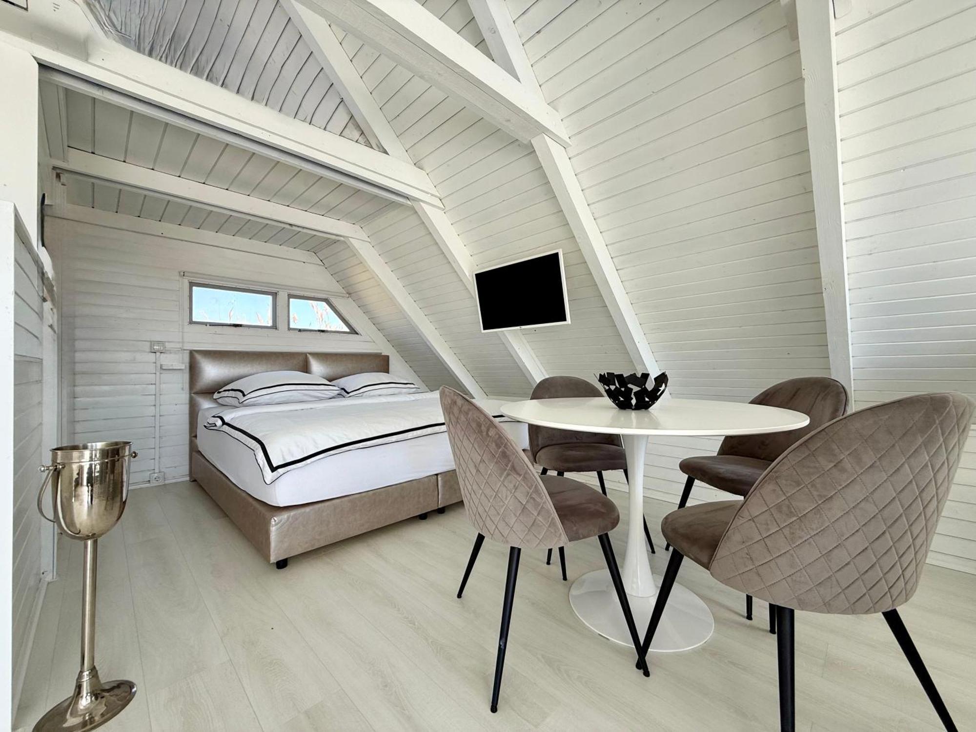Seehuette Neusiedlersee - Strandhaus, Elektroboot Inklusive Rust Esterno foto